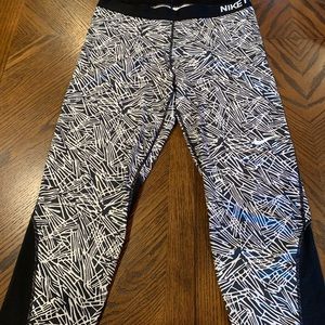 Black & White Nike Pro Leggings